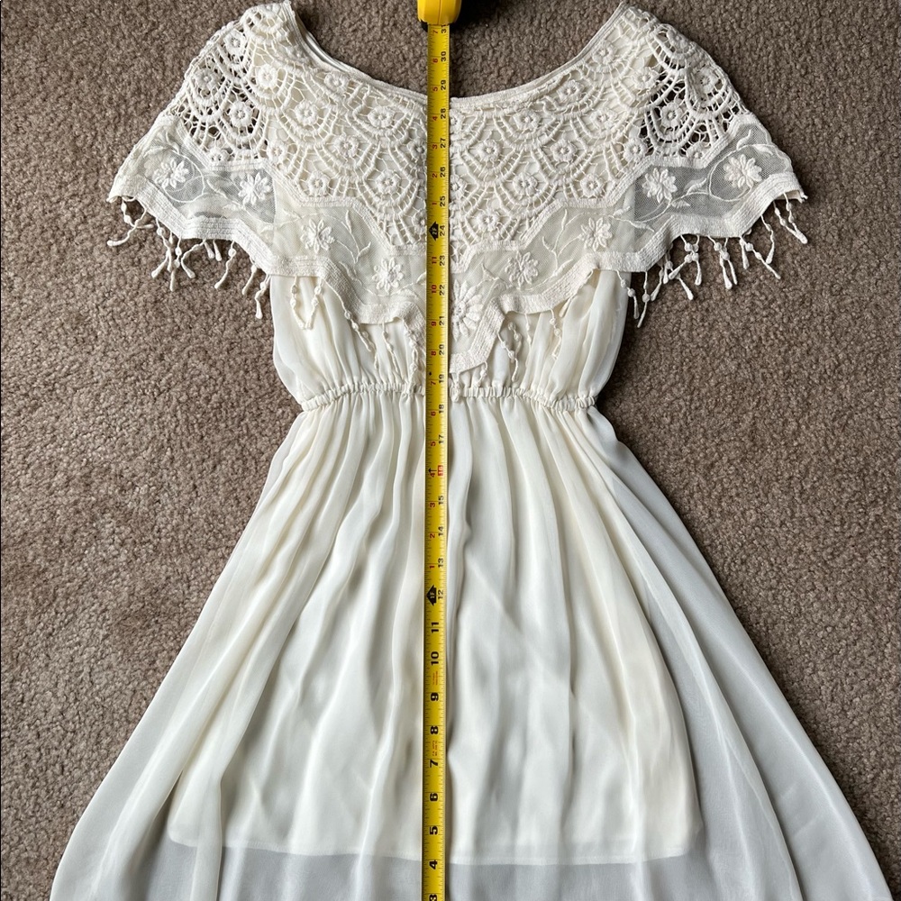 Cute vintage mini dress.